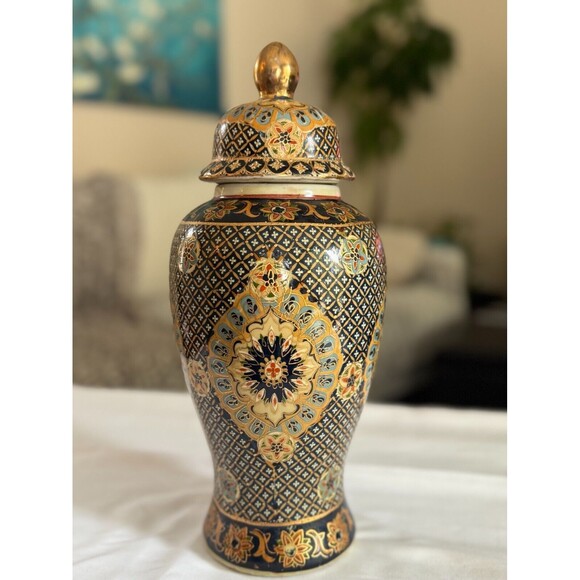 Chinese Hand Painted Vase Zhong Guo Zhi Zao Blue Gold Floral Motif Vintage China - Picture 2 of 8